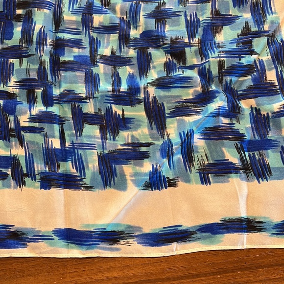 Soie Naturelle scarf Made in France, lovely blue and white mid century pattern! - Picture 6 of 8